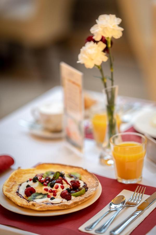 קרקוב Hotel Grodek מראה חיצוני תמונה A breakfast table