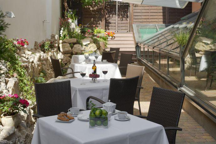 קרקוב Hotel Grodek מראה חיצוני תמונה The hotel's garden