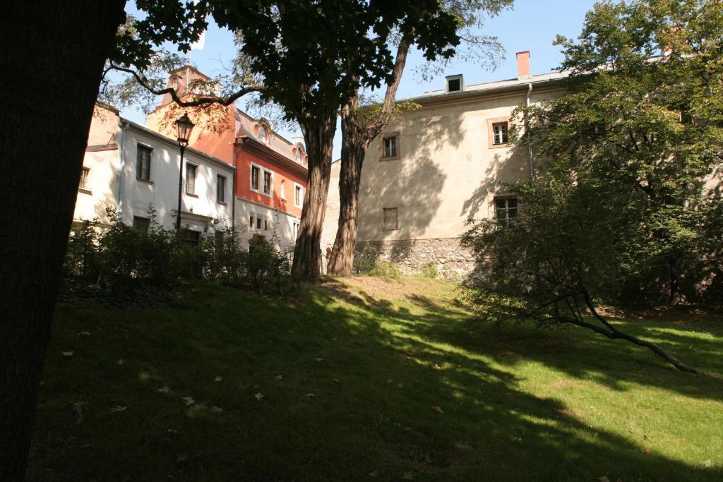 קרקוב Hotel Grodek מראה חיצוני תמונה The castle of the ducal family of Saxe-Coburg and Gotha