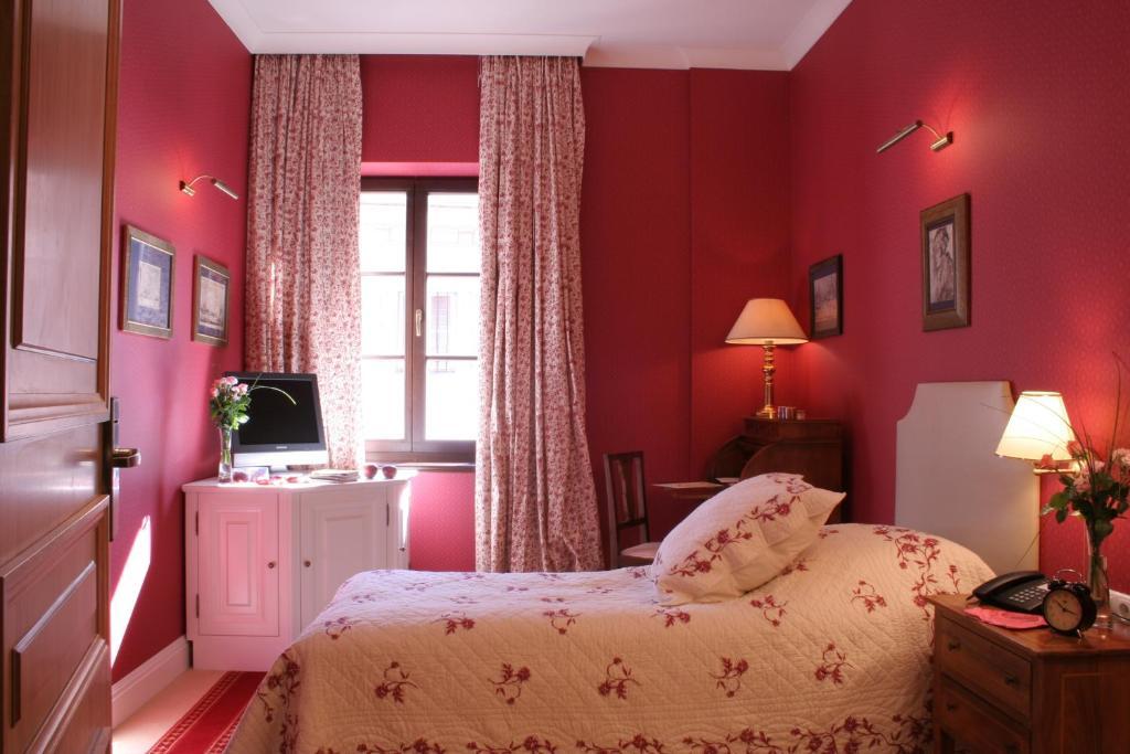 קרקוב Hotel Grodek חדר תמונה A bedroom