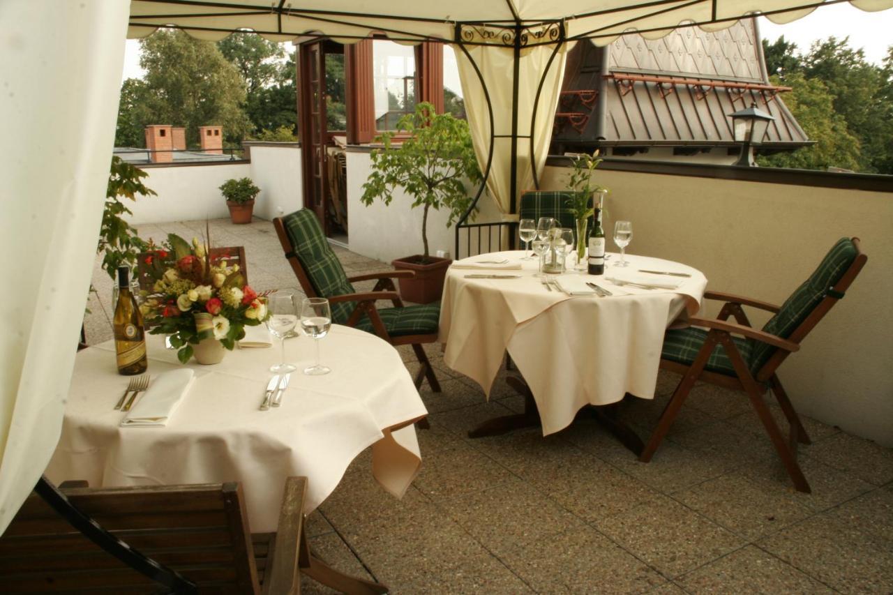 קרקוב Hotel Grodek מראה חיצוני תמונה The terrace of the restaurant