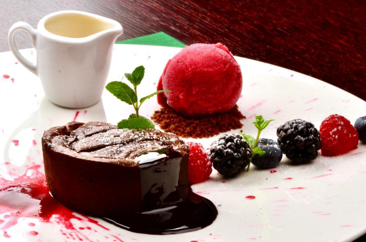 קרקוב Hotel Grodek מראה חיצוני תמונה A chocolate dessert