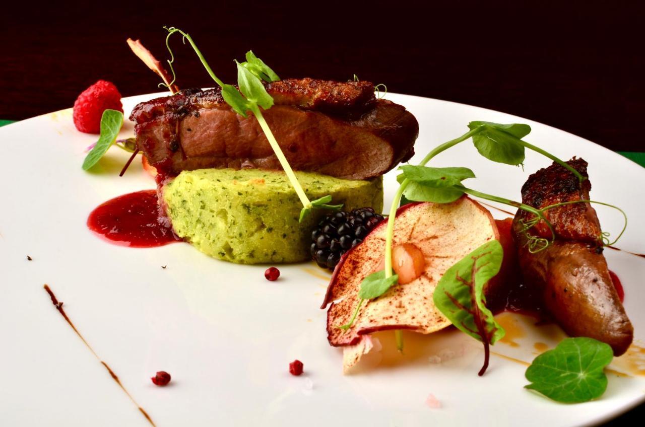 קרקוב Hotel Grodek מראה חיצוני תמונה A modern French dish